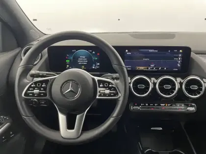 Photo 21 Mercedes GLA  250 e 8G-DCT