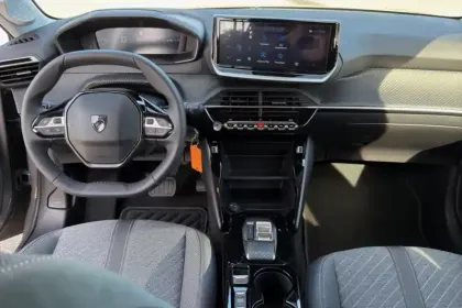 Photo 15 Peugeot 208  Hybrid 110 ch e-DCS6