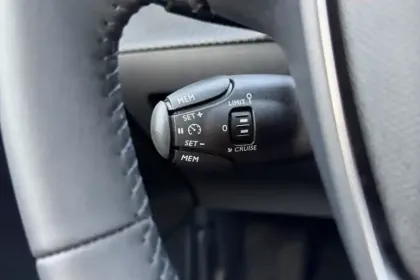 Photo 21 Peugeot 208  Hybrid 110 ch e-DCS6