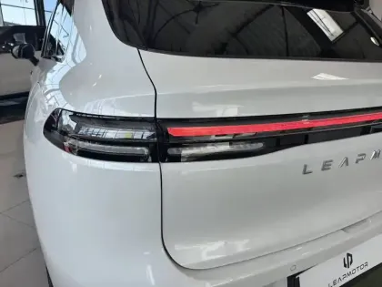 Photo 16 Leapmotor C10  REEV 28.4 kWh - 158 kW