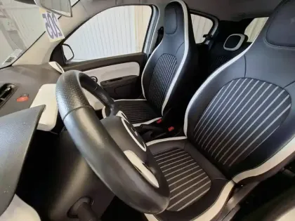 Photo 16 Renault Twingo  III Achat Intégral