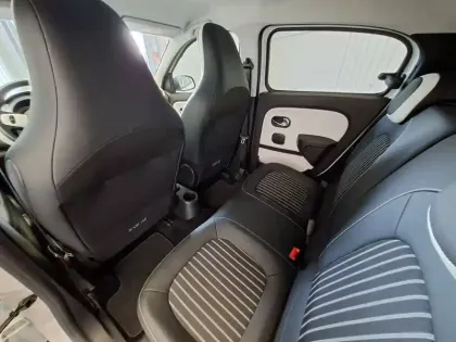 Photo 17 Renault Twingo  III Achat Intégral