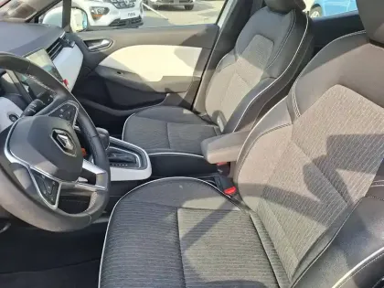 Photo 15 Renault Clio  E-Tech full hybrid 145