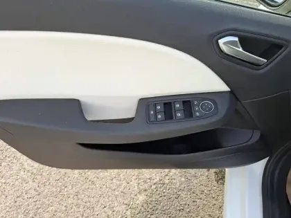 Photo 18 Renault Clio  E-Tech full hybrid 145
