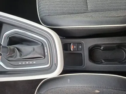 Photo 8 Renault Clio  E-Tech full hybrid 145