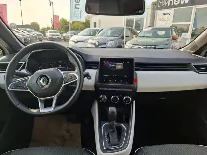 Photo 19 Renault Clio  E-Tech full hybrid 145