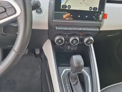 Photo 9 Renault Clio  E-Tech full hybrid 145