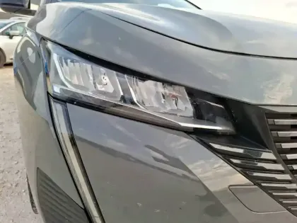 Photo 15 Peugeot 308  BlueHDi 130ch S&S EAT8