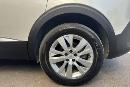 Photo 11 Peugeot 5008  PureTech 130ch S&S EAT8