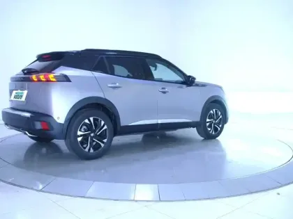 Photo 30 Peugeot 2008  PureTech 130 S&S EAT8