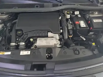 Photo 13 Peugeot 2008  PureTech 130 S&S EAT8