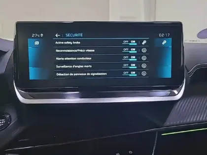 Photo 47 Peugeot 2008  PureTech 130 S&S EAT8