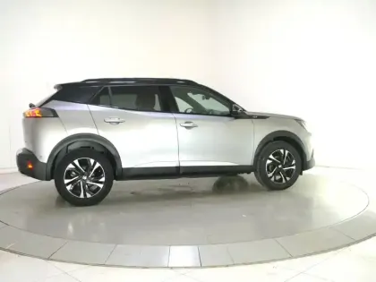 Photo 8 Peugeot 2008  PureTech 130 S&S EAT8