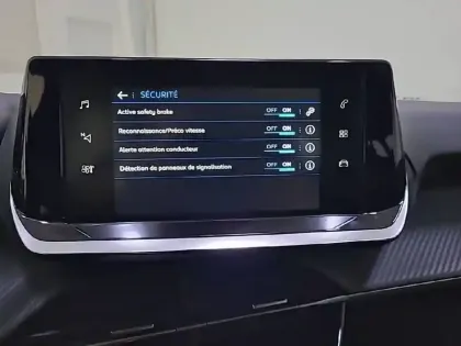 Photo 40 Peugeot 208  PureTech 100 S&S BVM6