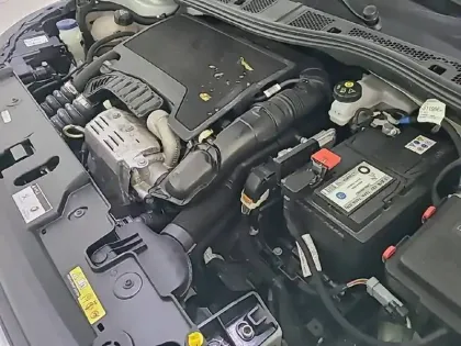 Photo 33 Peugeot 208  PureTech 100 S&S BVM6