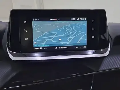Photo 37 Peugeot 208  PureTech 100 S&S BVM6