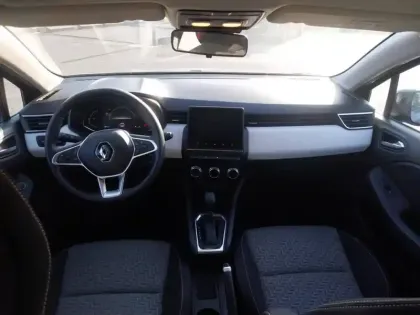 Photo 9 Renault Clio  E-Tech full hybrid 145