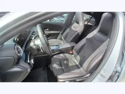 Photo 17 Mercedes Classe A 200 d AMG Line