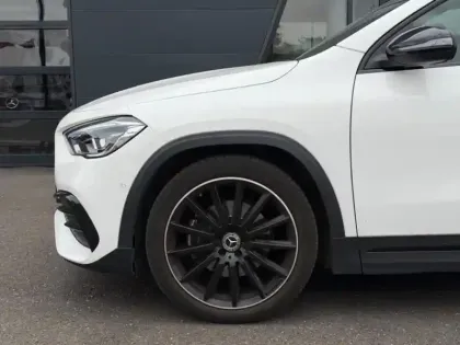 Photo 8 Mercedes GLA 200 AMG Line