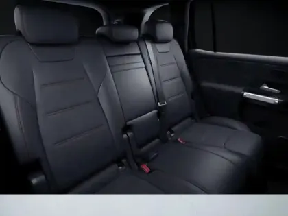 Photo 8 Mercedes GLB  200 d AMG Line