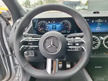 Photo 15 Mercedes GLA 250 e Hybrid EQ AMG Line