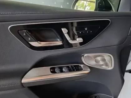 Photo 15 Mercedes GLC  300 d e Hybrid EQ 4MATIC C