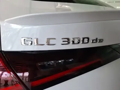 Photo 11 Mercedes GLC  300 d e Hybrid EQ 4MATIC C