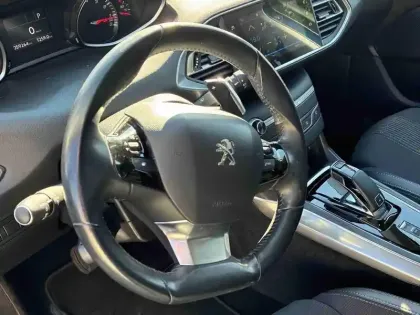 Photo 10 Peugeot 308  1.2 PureTech 130ch S&S Allure EAT8