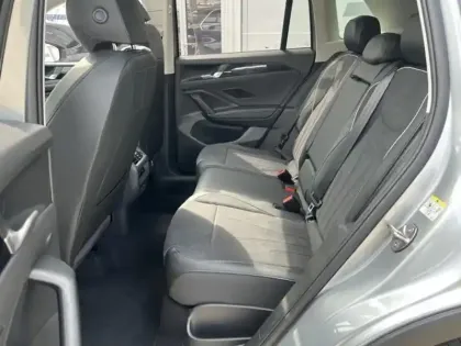 Photo 11 Volkswagen Tiguan  1.5 eTSI 150ch Elegance DSG7