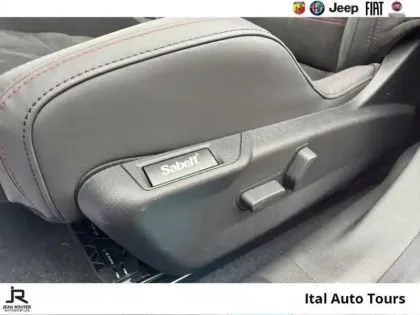Photo 11 Alfa Romeo Junior  Elettrica 280ch 54kWh Veloce Prime CEE de 3600? déduite