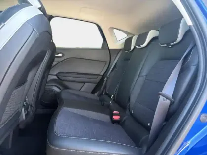 Photo 11 Renault Captur  1.6 E-Tech hybride 145ch Techno Fast Track