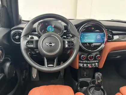 Photo 5 Mini Mini  5 Portes Cooper S 178ch John Cooper Works Plus BVA7
