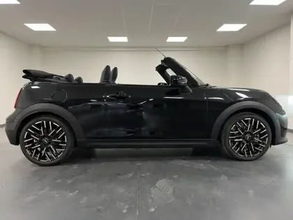 Photo 5 Mini Cooper  Cabrio C 163ch Favoured DKG7