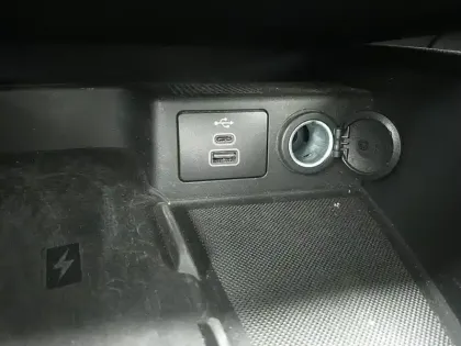 Photo 14 Ford Kuga  2.5 Duratec 190ch FHEV E85 Titanium BVA
