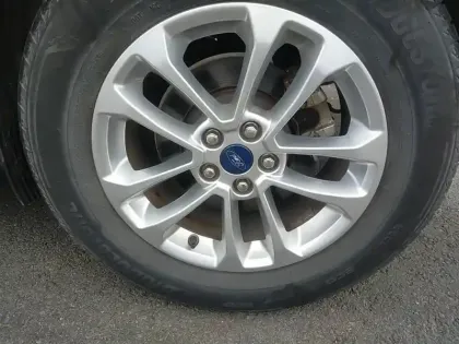 Photo 12 Ford Kuga  2.5 Duratec 190ch FHEV E85 Titanium BVA