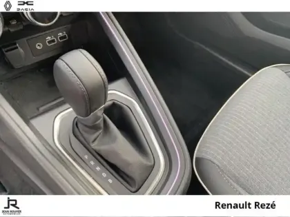 Photo 5 Renault Clio  1.6 E-Tech 145ch full hybrid Techno - 24