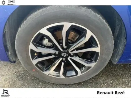 Photo 7 Renault Clio  1.6 E-Tech 145ch full hybrid Techno - 24