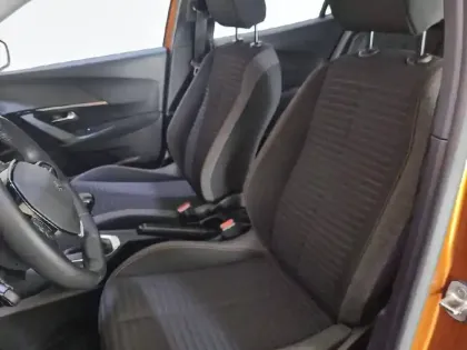 Photo 35 Peugeot 2008  PureTech 100 S&S BVM6