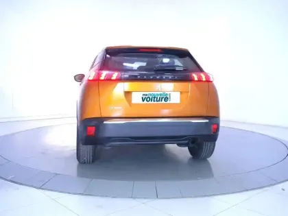 Photo 31 Peugeot 2008  PureTech 100 S&S BVM6