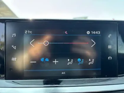 Photo 17 Peugeot 2008  PureTech 100 S&S BVM6