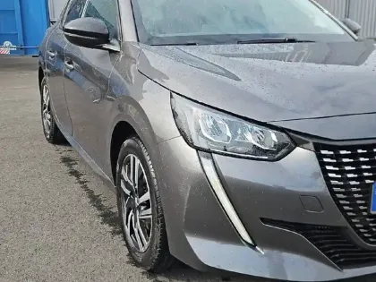 Photo 15 Peugeot 208  PureTech 100 S&S EAT8