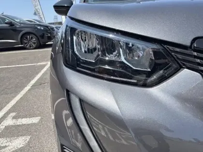 Photo 15 Peugeot 2008  PureTech 130 S&S EAT8