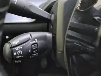 Photo 47 Peugeot 208  100 S&S BVM6