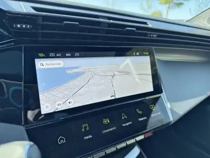 Photo 18 Peugeot 408  Hybrid 145 e-DCS6