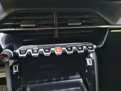 Photo 46 Peugeot 208  Electrique 50 kWh 136ch