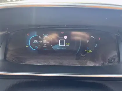 Photo 8 Peugeot 208  Electrique 50 kWh 136ch