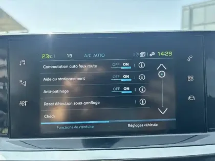 Photo 21 Peugeot 208  Electrique 50 kWh 136ch