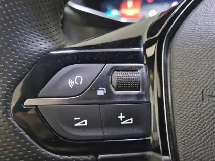 Photo 49 Peugeot 208  Electrique 50 kWh 136ch