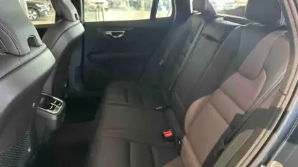 Photo 19 Volvo V60  Micro hybride essence B4 197 ch DCT7