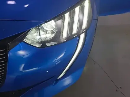 Photo 19 Peugeot 208  PureTech 130 S&S EAT8